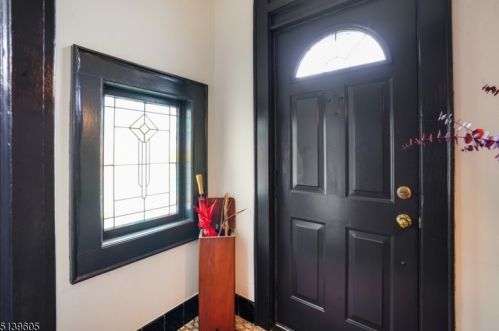 43 Morningside Rd, Verona, NJ 07044-1421