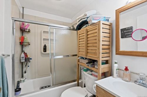 143 Chatterton Pkwy, White Plains NY  10606-2242 exterior