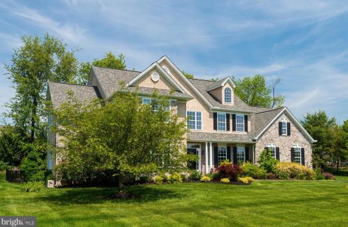 3219 Greystone Dr, Boothwyn, PA 19060-1748