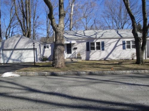 104 Prospect Rd, Parsippany NJ  07054-2511 exterior