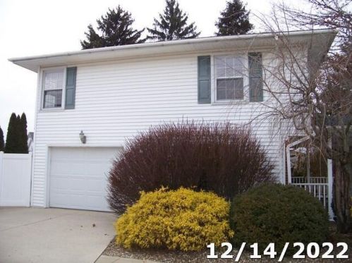 126 Tidd Dr, Sugar Grove Lake, OH 44833-1042