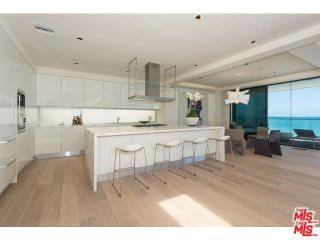 21660 Pacific Coast Hwy, Malibu CA  90265-5209 exterior