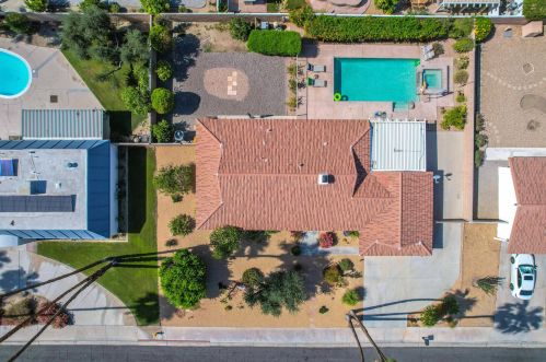 2952 Avery Dr, Palm Springs, CA 92264-8710