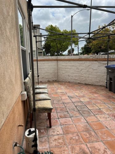 12687 Antigua Ct, Lynwood CA  90262-5377 exterior