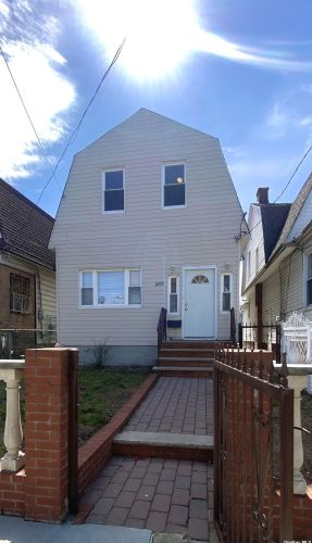 2109 Nameoke Ave, Far Rockaway, NY 11691-3157