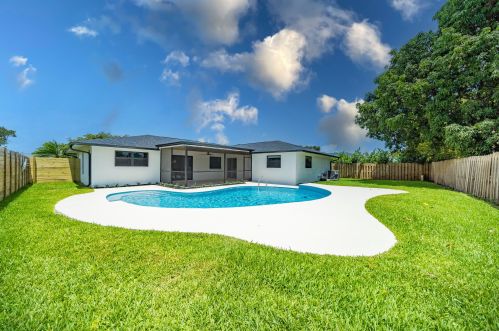 11758 Banyan St, West Palm Beach, FL 33410-2604