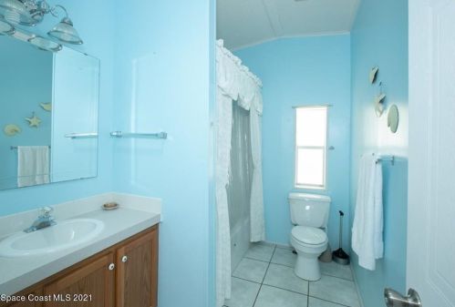 7565 Montauk Ave, Sebastian, FL 32976-7798