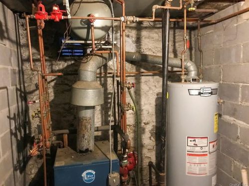 1847 Barnes Ave, Bronx NY  10462-3607 exterior