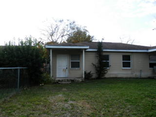 641 Jackson Ave, Lake Wales, FL 33853-3544