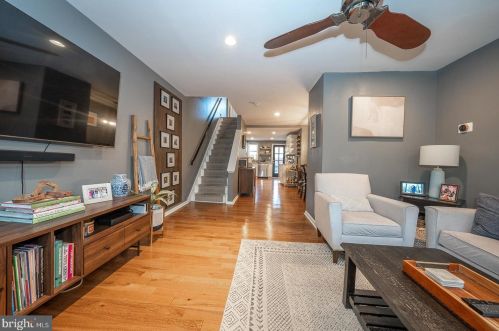 2041 Carpenter St, Philadelphia PA  19146-2616 exterior