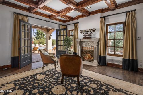 41 Biltmore Est, Phoenix AZ 85016-2819 exterior