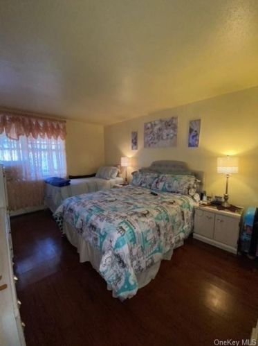 10819 160th St, Jamaica, NY 11433-2813