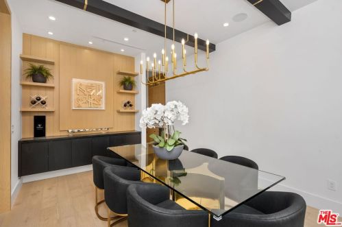 4910 Texhoma Ave, Van Nuys CA  91316-3740 exterior