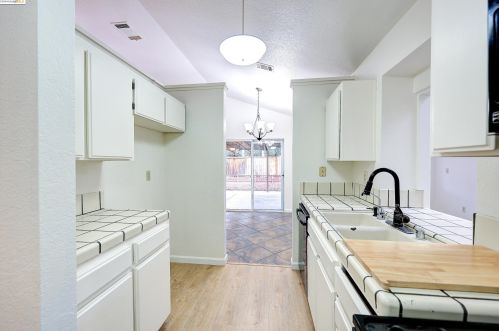 1861 Concannon Dr, Oakley CA  94561-3018 exterior