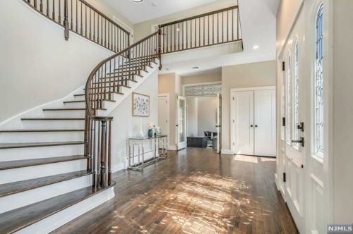 6 Heather Ridge Ln, Montvale, NJ 07645-1143