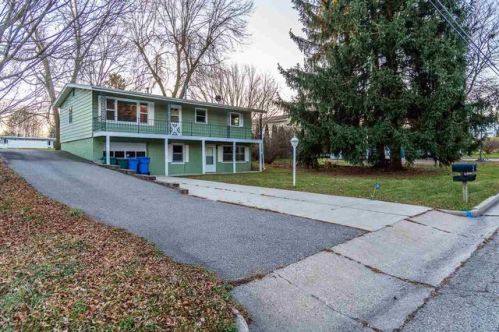 707 Ellis Ave, West Baraboo, WI 53913-2806