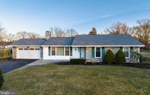 1134 Crestwood Dr, Pottstown PA 19464-2932 exterior