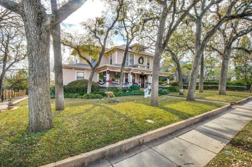 801 Oak St, Denton, TX 76201-4083