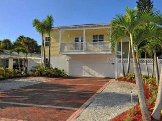 440 Avenida De Mayo, Sarasota, FL 34242-1905