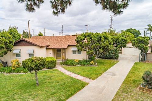 11924 Gurley Ave, Downey, CA 90242-2460