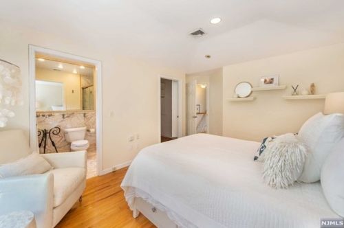 122 Woodside Ave, Ridgewood NJ 07450-5028 exterior