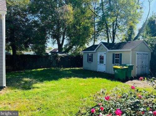 6 Albany Ave, New Castle, DE 19720-1402