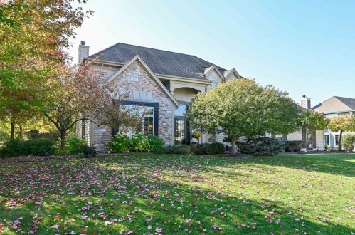 113 Long Meadow Dr, Chenequa, WI 53029-2904