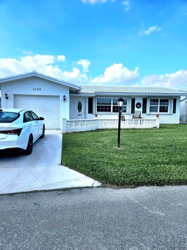 1509 9th Ave, Boynton Beach, FL 33426-5406