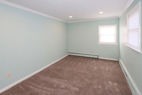 316 Herbert Pl, Bethpage NY  11714-4714 exterior