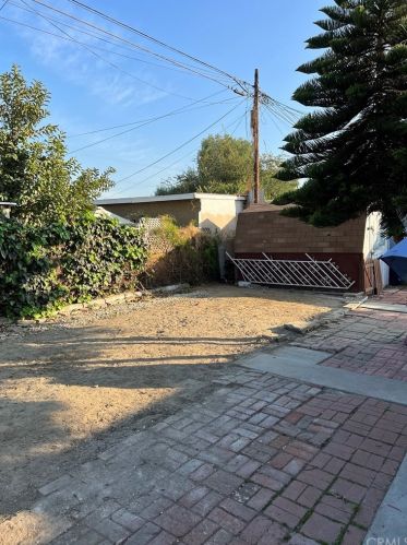 15148 Castana Ave, Paramount CA  90723-4609 exterior