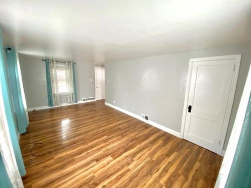 524 Wildwood Ave, New Castle PA  16105-2440 exterior