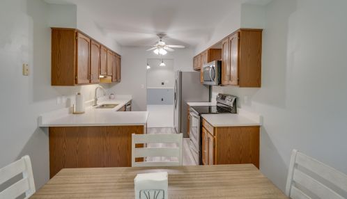 8071 41st Ave, Kenosha, WI 53142-4595