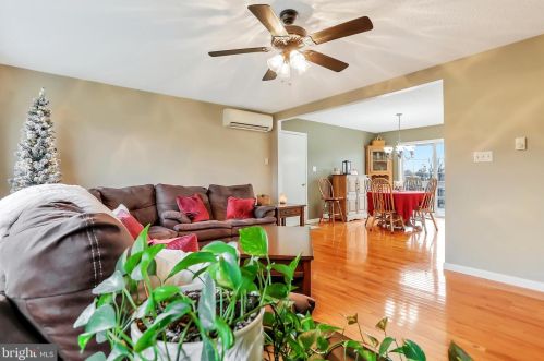 109 Patterson St, Mc Connellsburg, PA 17233-9522
