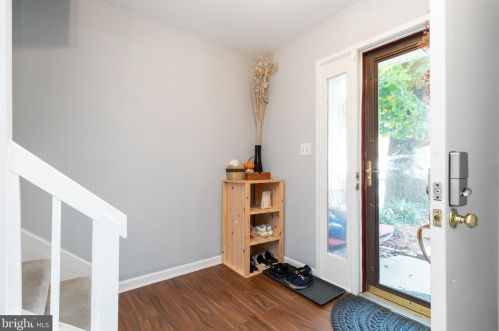 1817 Old Post Ter, Woodbridge, VA 22191-3809