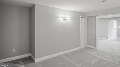 15573 Alderbrook Dr, Haymarket VA  20169-6130 exterior