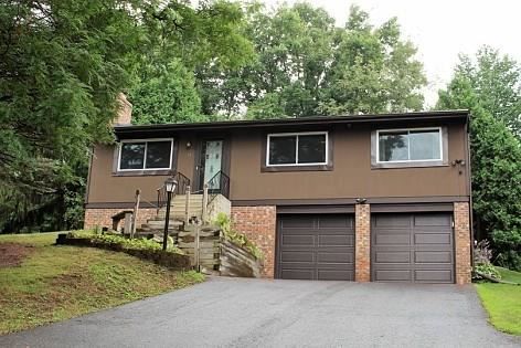 15 Debran Dr, Henrietta, NY 14467-9012