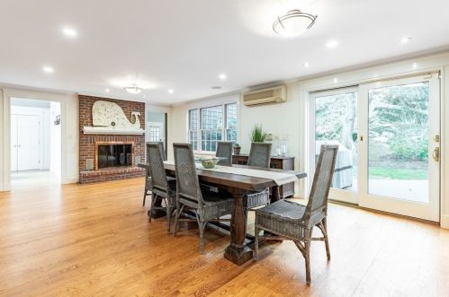 4 Galloupes Pt Rd, Swampscott MA  01907-2739 exterior