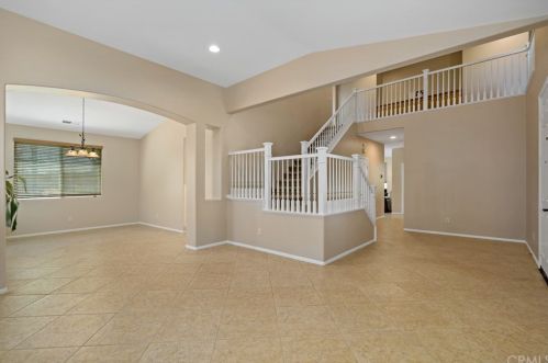 39601 Parkview Dr, Temecula CA  92591-7229 exterior