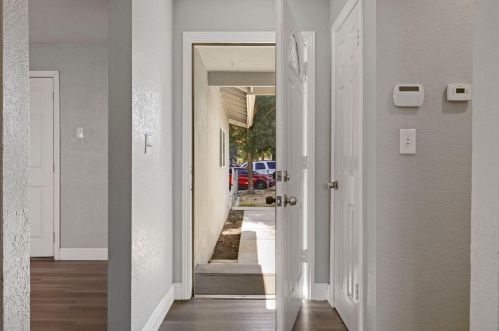 1325 Arrowhead Ct, Modesto CA  95351-1723 exterior