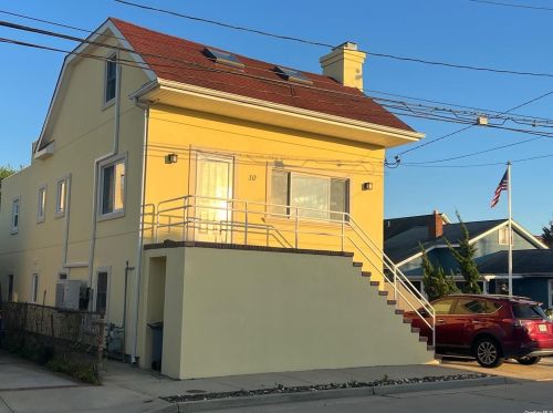 10 Freeport Ave, Pt Lookout, NY 11569-3015