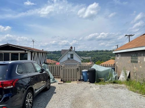 705 Monterey St, Mckeesport, PA 15132-3630