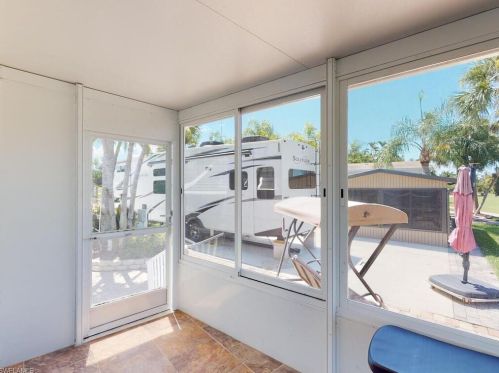 1041 Silver Lakes Blvd, Naples FL  34114-9334 exterior