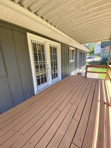 222 11th Ave, Whitaker PA  15120-1629 exterior