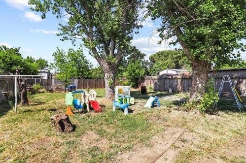 2667 Santa Fe St, Riverbank CA  95367-2226 exterior