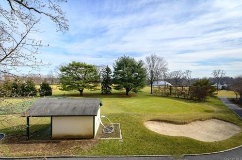 4784 Boston Post Rd, New Rochelle NY  10803-3004 exterior