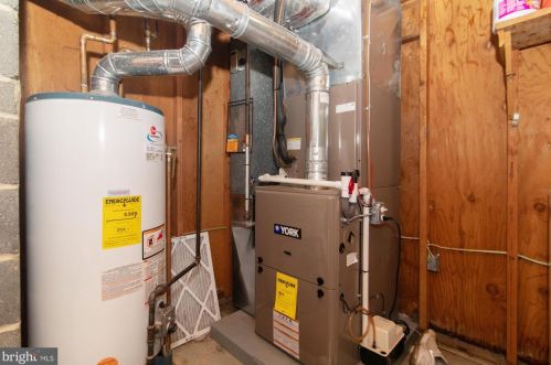 34 Fenway Rd, Trenton NJ  08620-1650 exterior