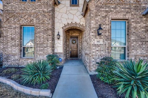 142 Old Bridge Rd, Waxahachie, TX 75165-6240