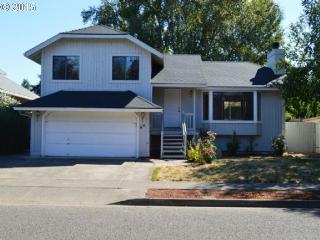 2111 Cosmoledo St, Eugene, OR 97402-1198