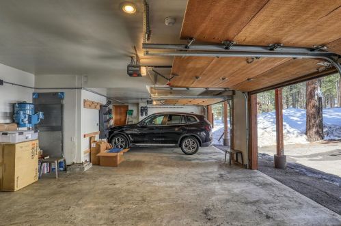 315 Skidder Trl, Truckee CA  96161-3930 exterior