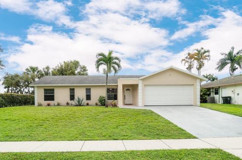 1262 Essex Dr, West Palm Beach, FL 33414-5608